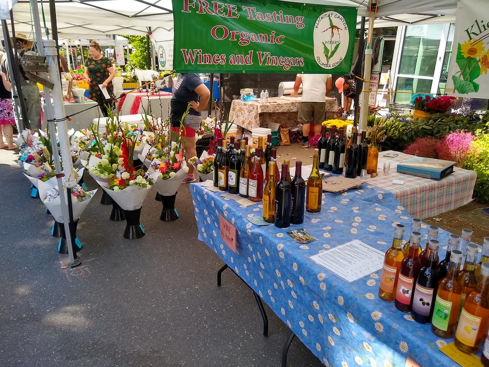 klickitat Winery at farmers market